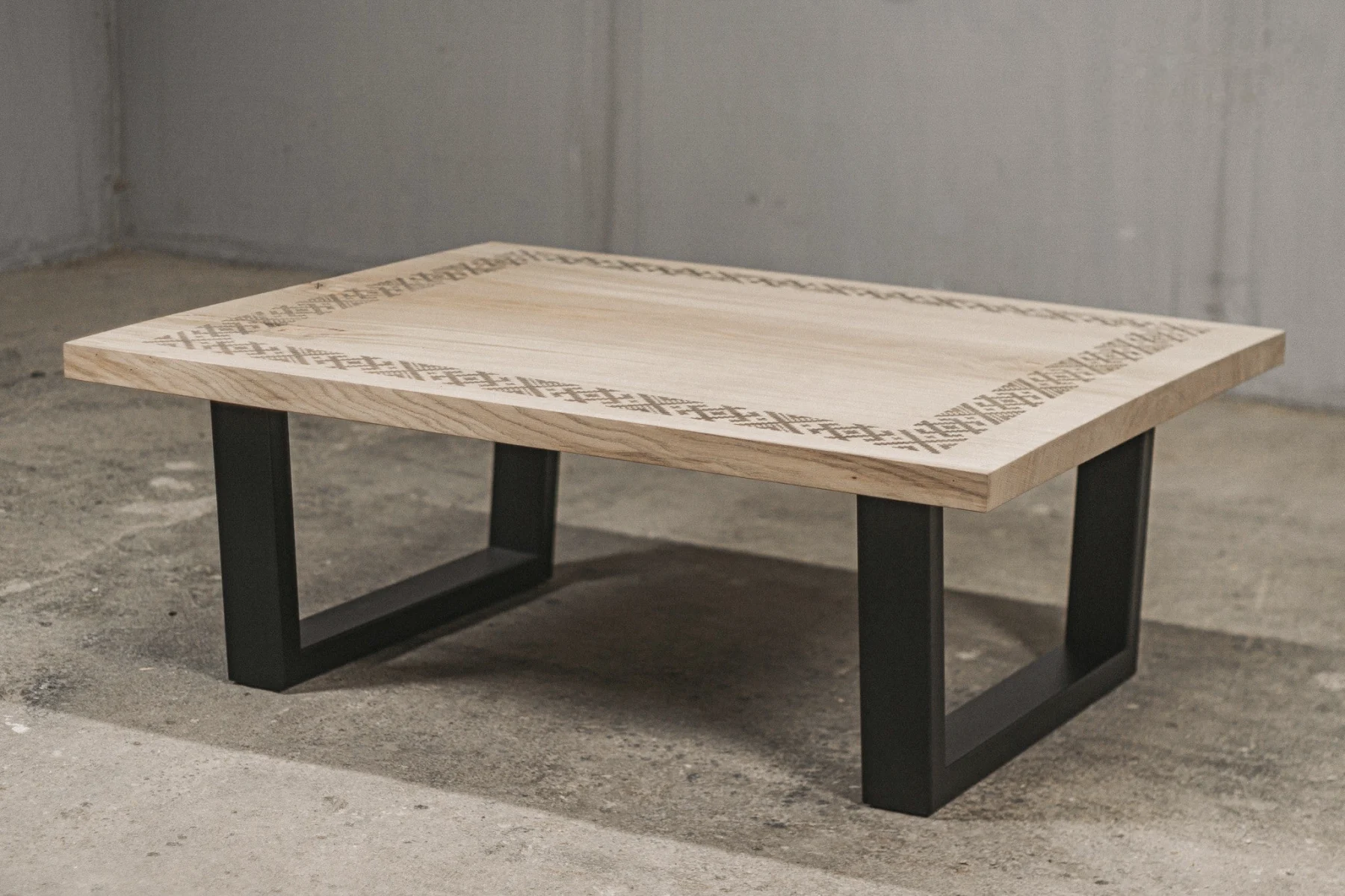 Biarritz 43" Coffee table