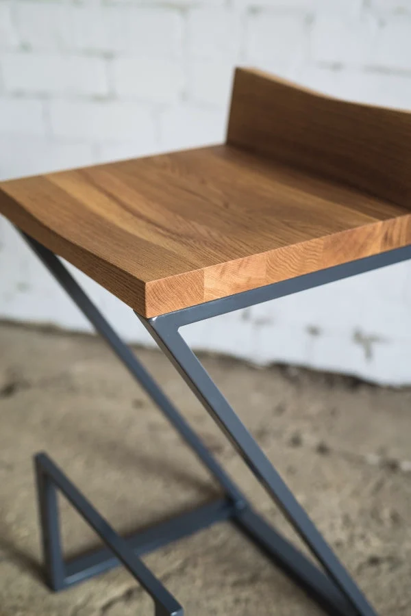 Detroit 28" detail