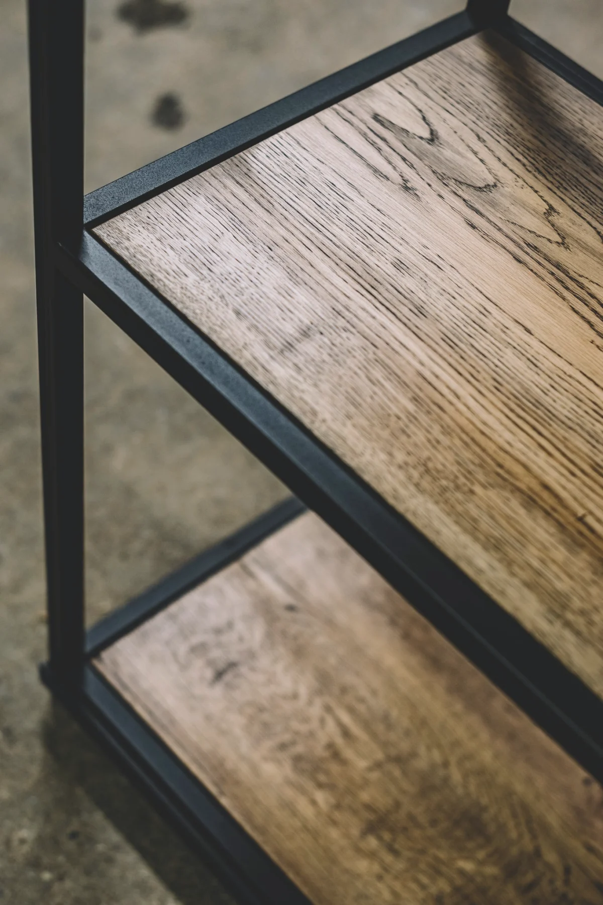 Montana Walnut detail