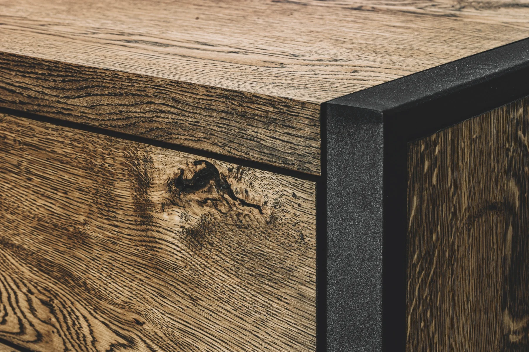 Montauk 55" detail