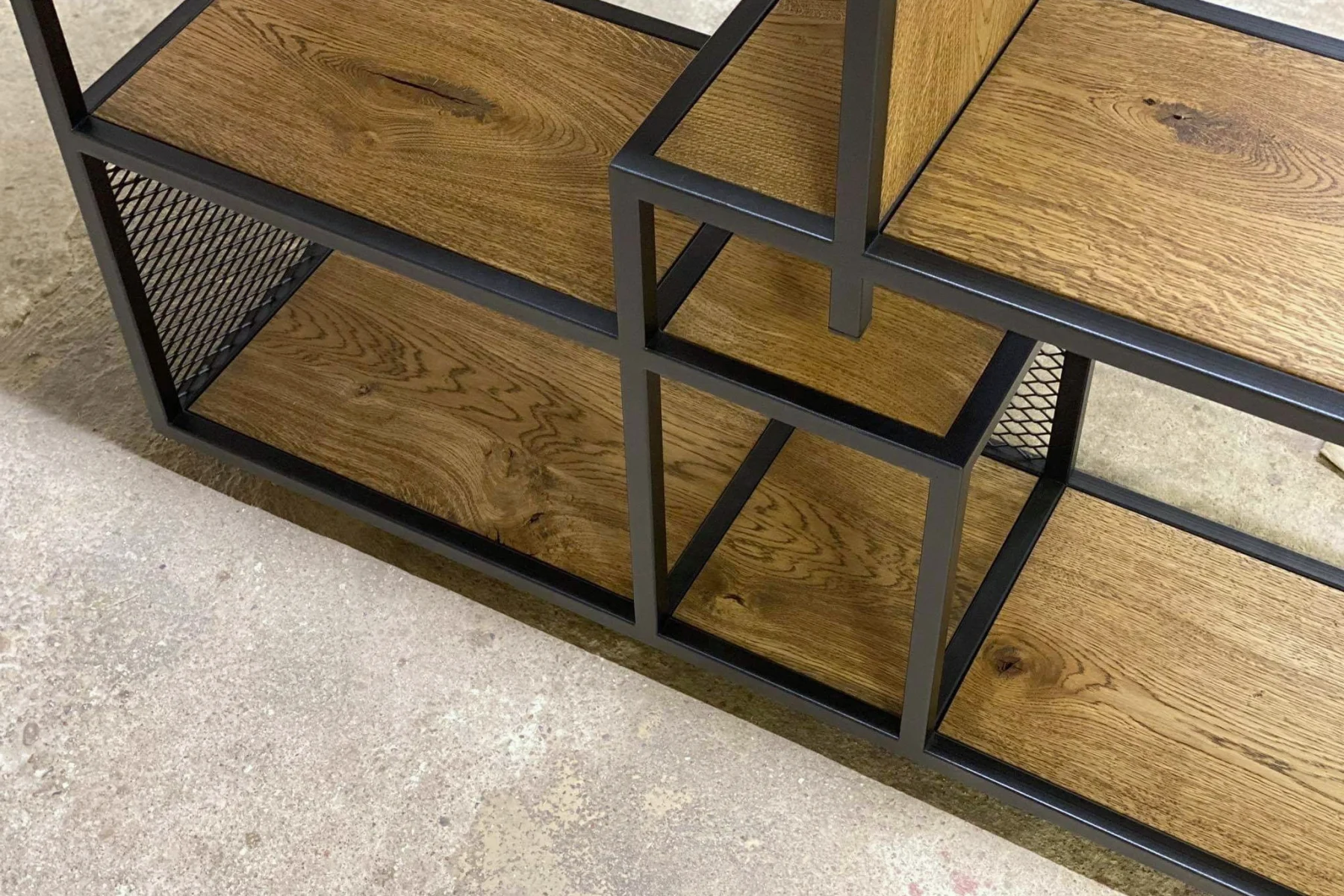 Tribeca 47" detail