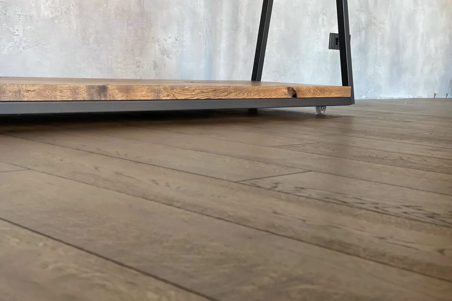 Austin Natural Oak detail
