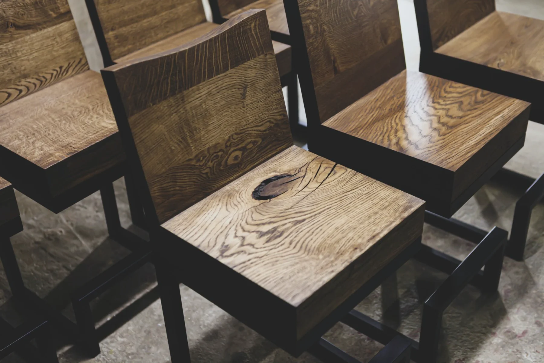 Bergen Walnut Oak detail