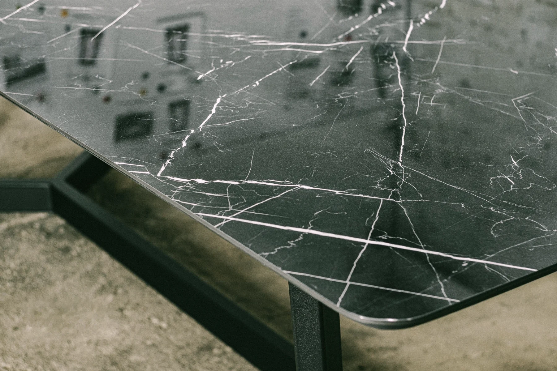 Verona 102×43" detail