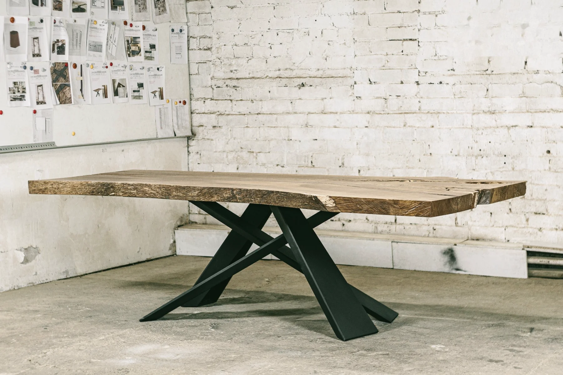 Beaufort 122" Dining table